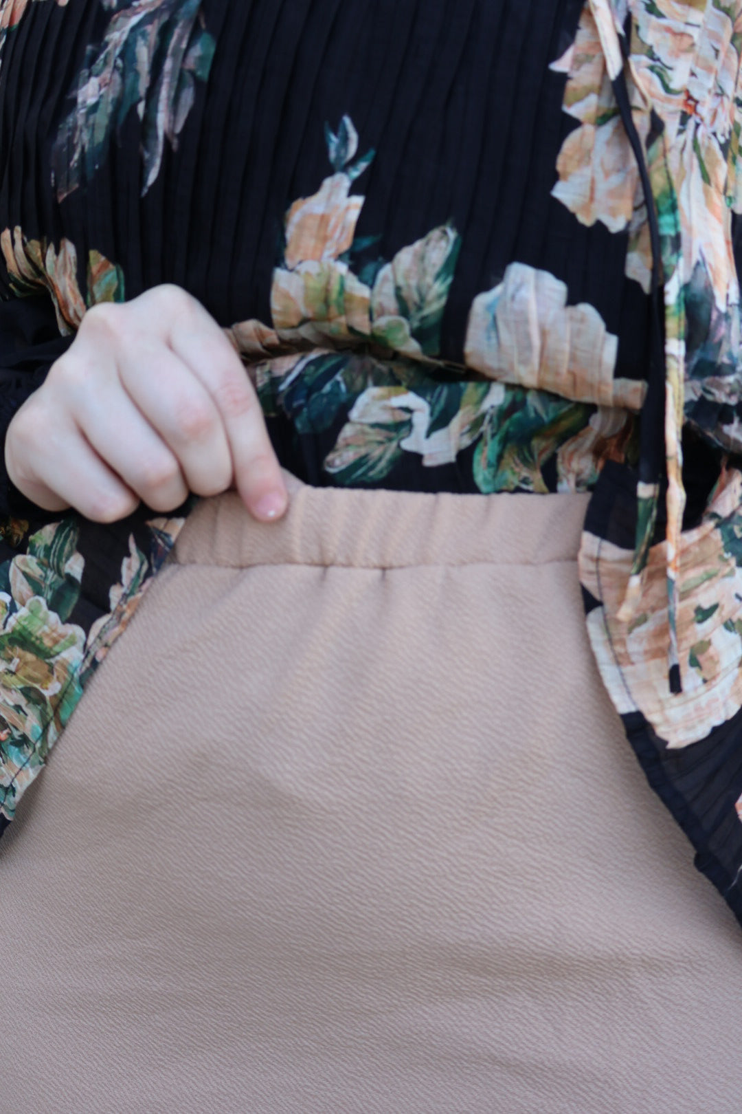 The “Elaine” Pencil Skirt 36” - Khaki