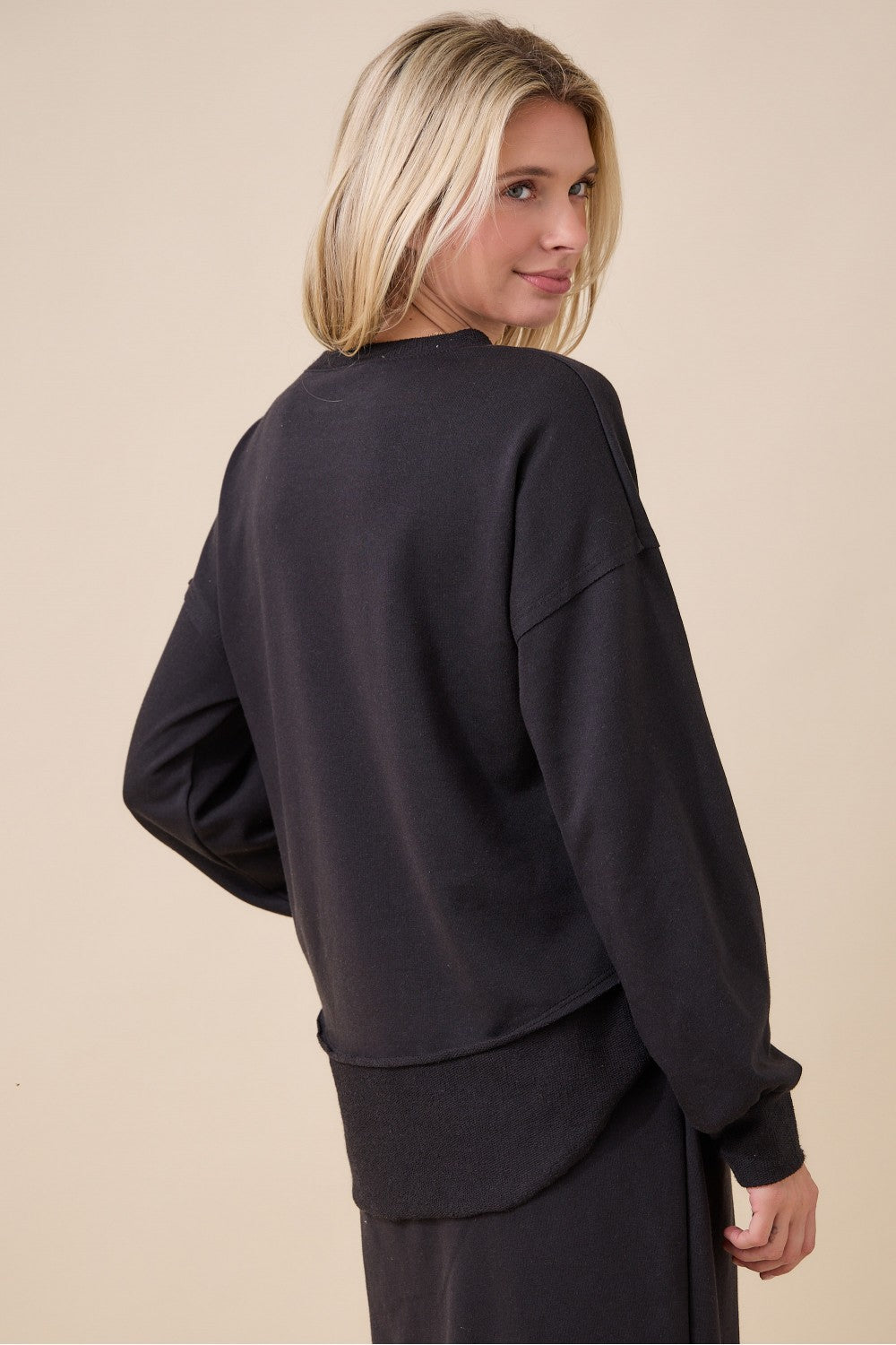 “Effortless Everyday” Sweatshirt - Black