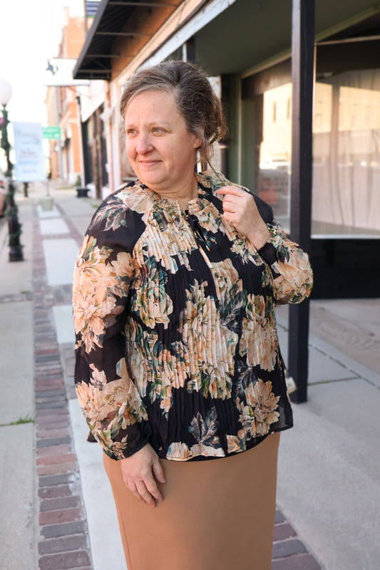 The “Elizabeth” Floral Top